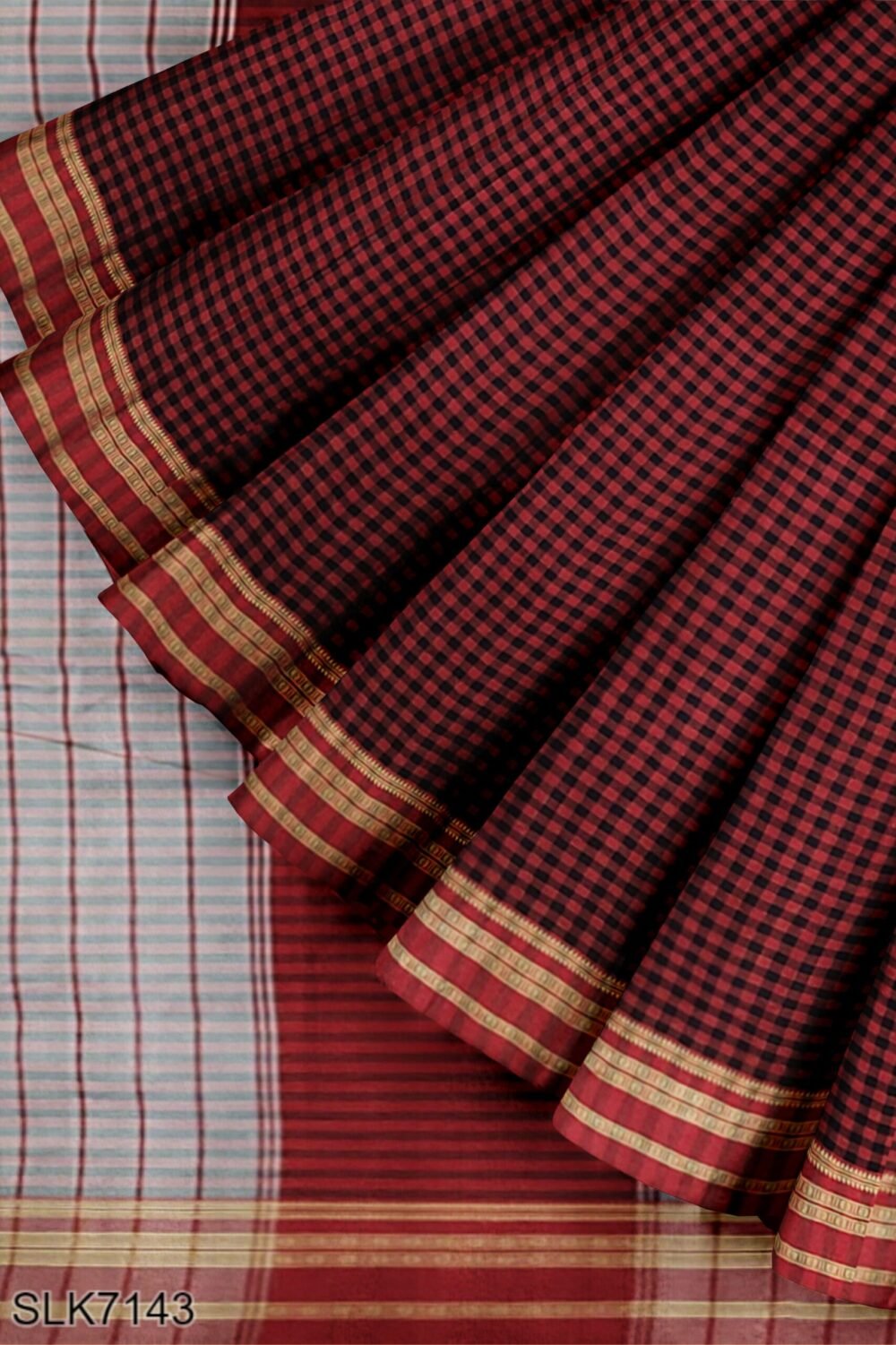 BANAHATTI COTTON SAREE WITH TRADITIONAL BORDER