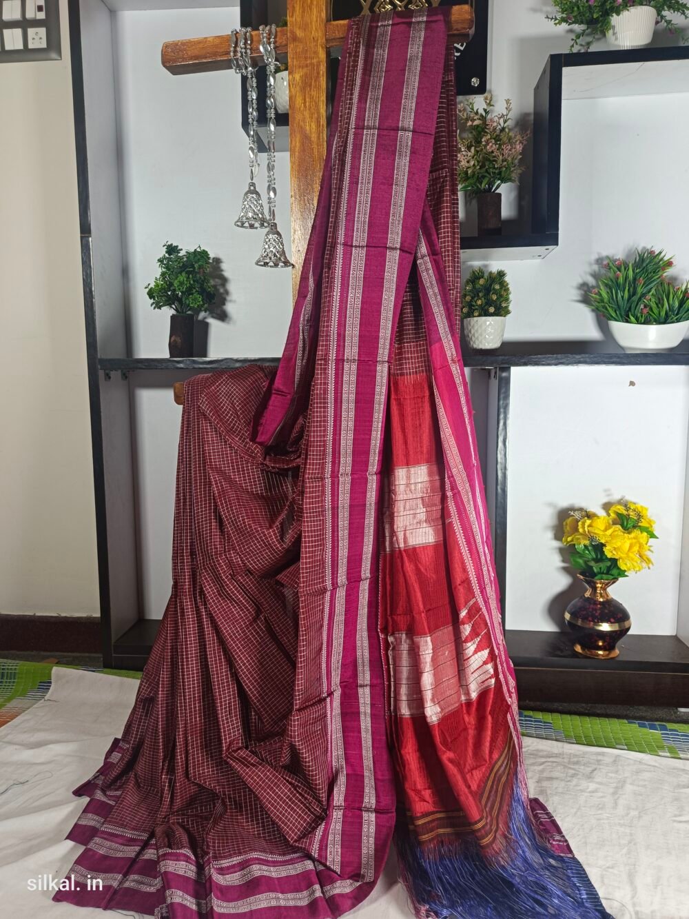 Ilkal Viscose Handloom Gayatri Border Checks Saree