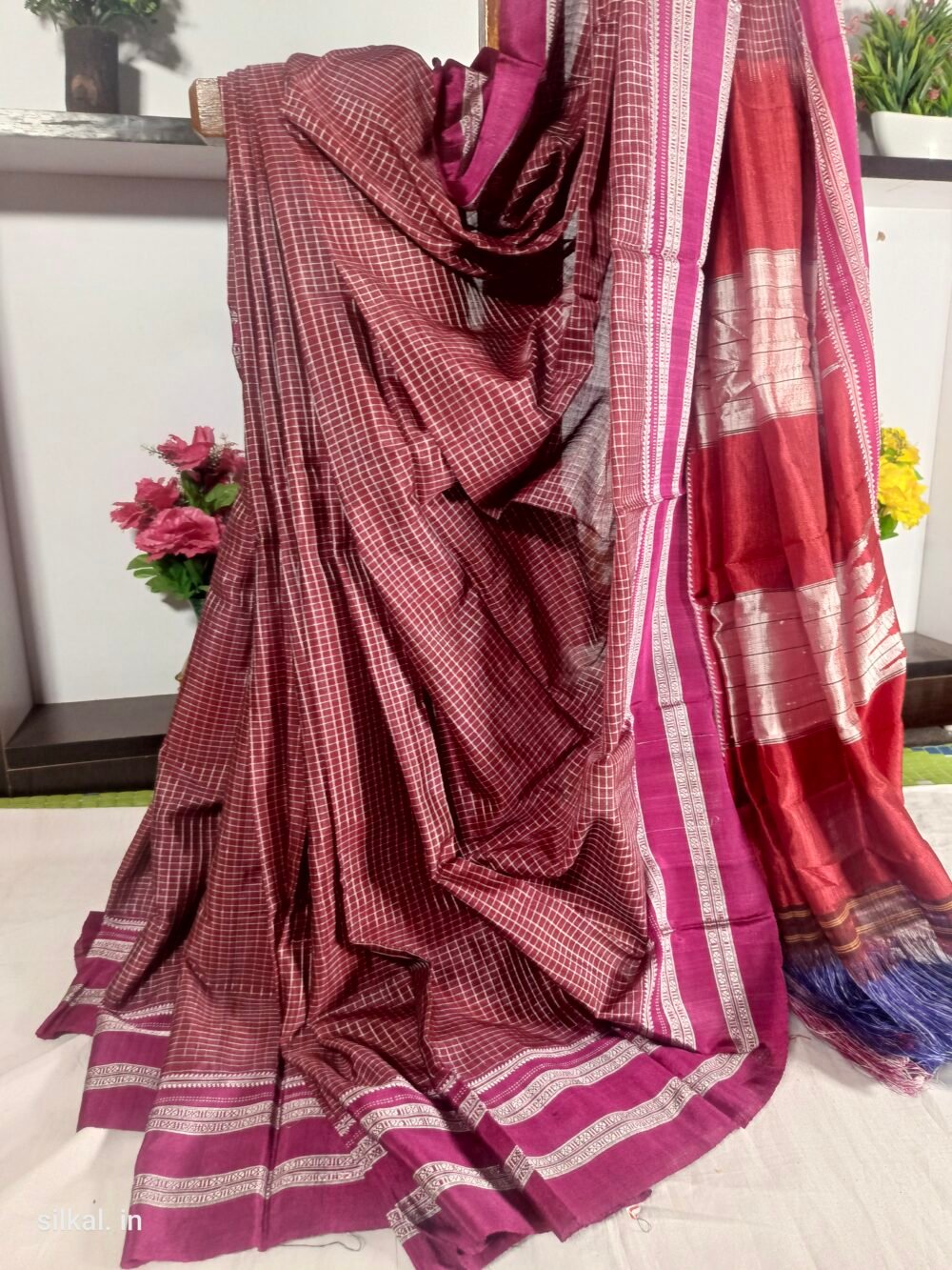 Ilkal Viscose Handloom Gayatri Border Checks Saree